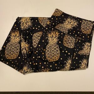 Constantly Varied Gear - CVG - Large Capri - EUC - PINEAPPLE